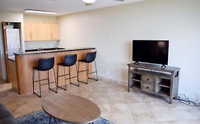 Beautiful Private Condo Walking Distance To Beach Mv2321